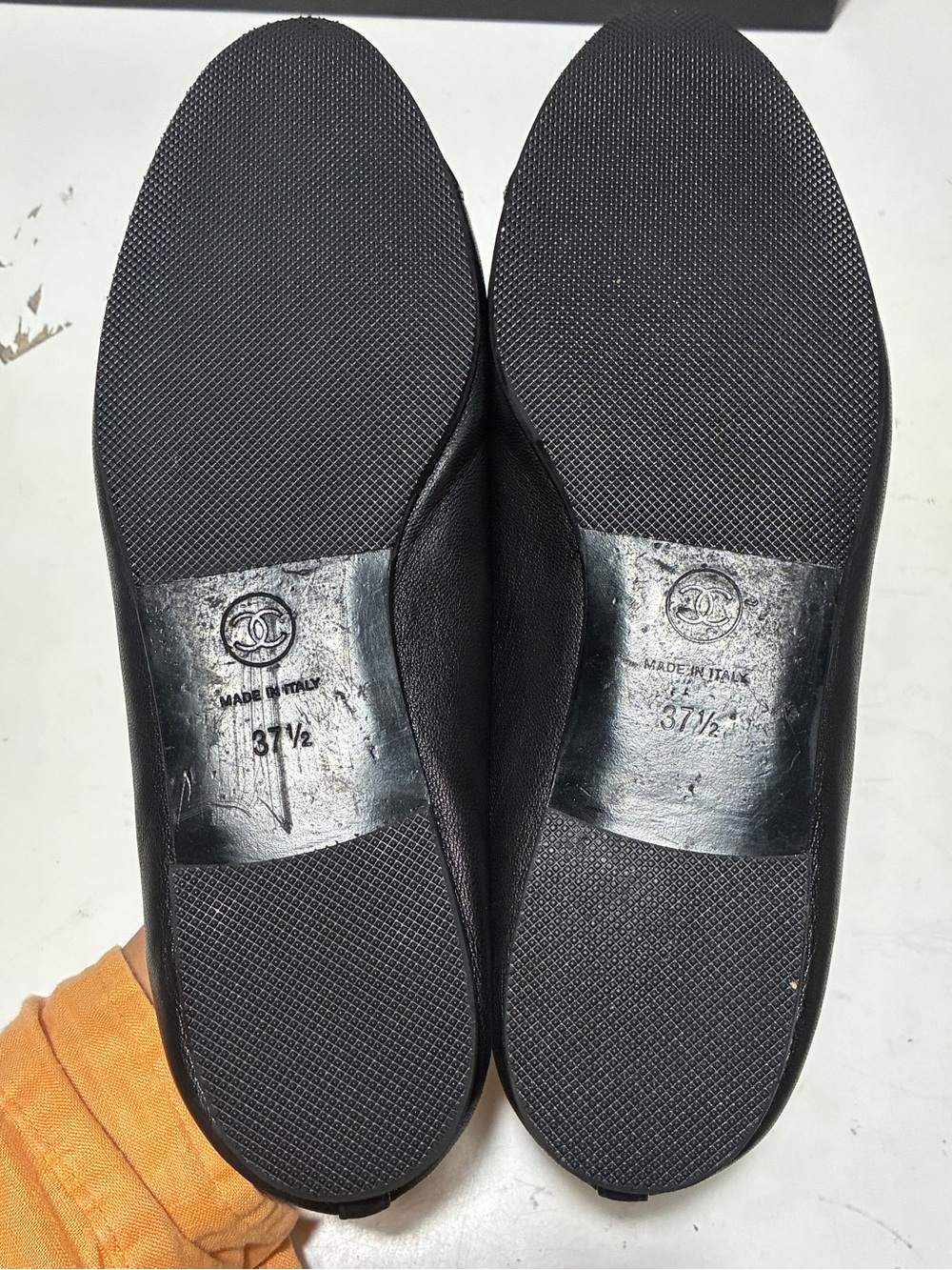 CHANEL Black Ballet Flats with Patent Cap-Toe - Picture 6 of 14